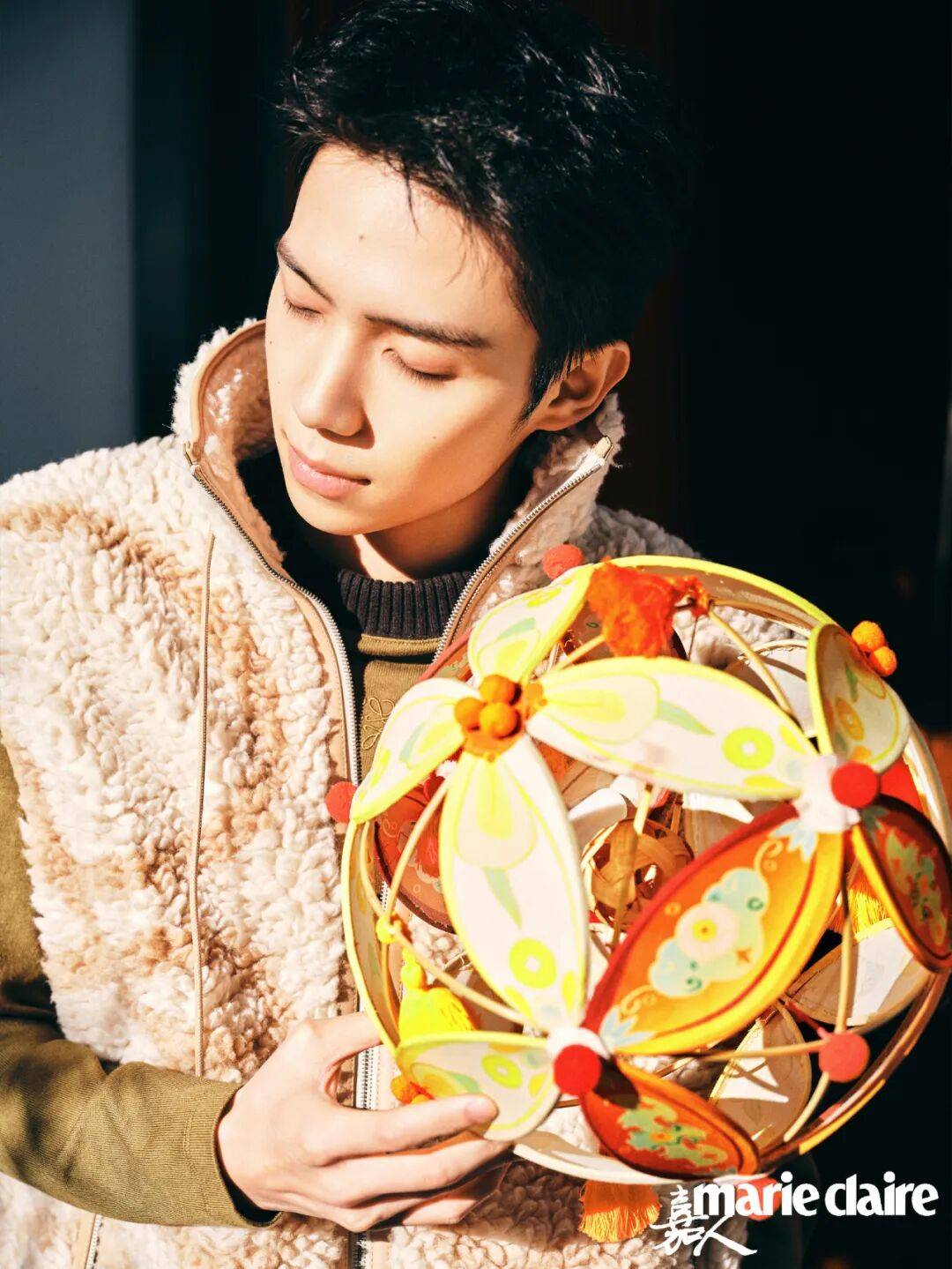 灯火在场 WHEN LIGHT GATHERS