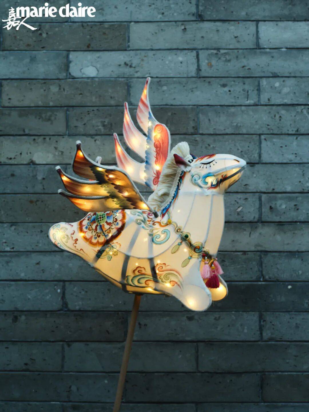 灯火在场 WHEN LIGHT GATHERS