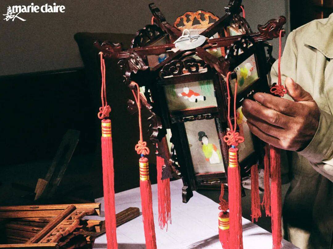 灯火在场 WHEN LIGHT GATHERS